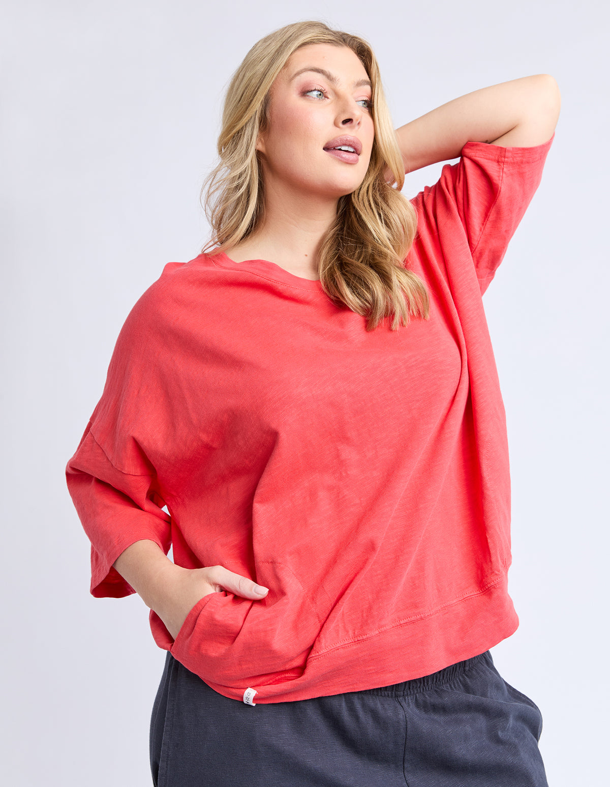 MAZIE VEE NECK CAYENNE