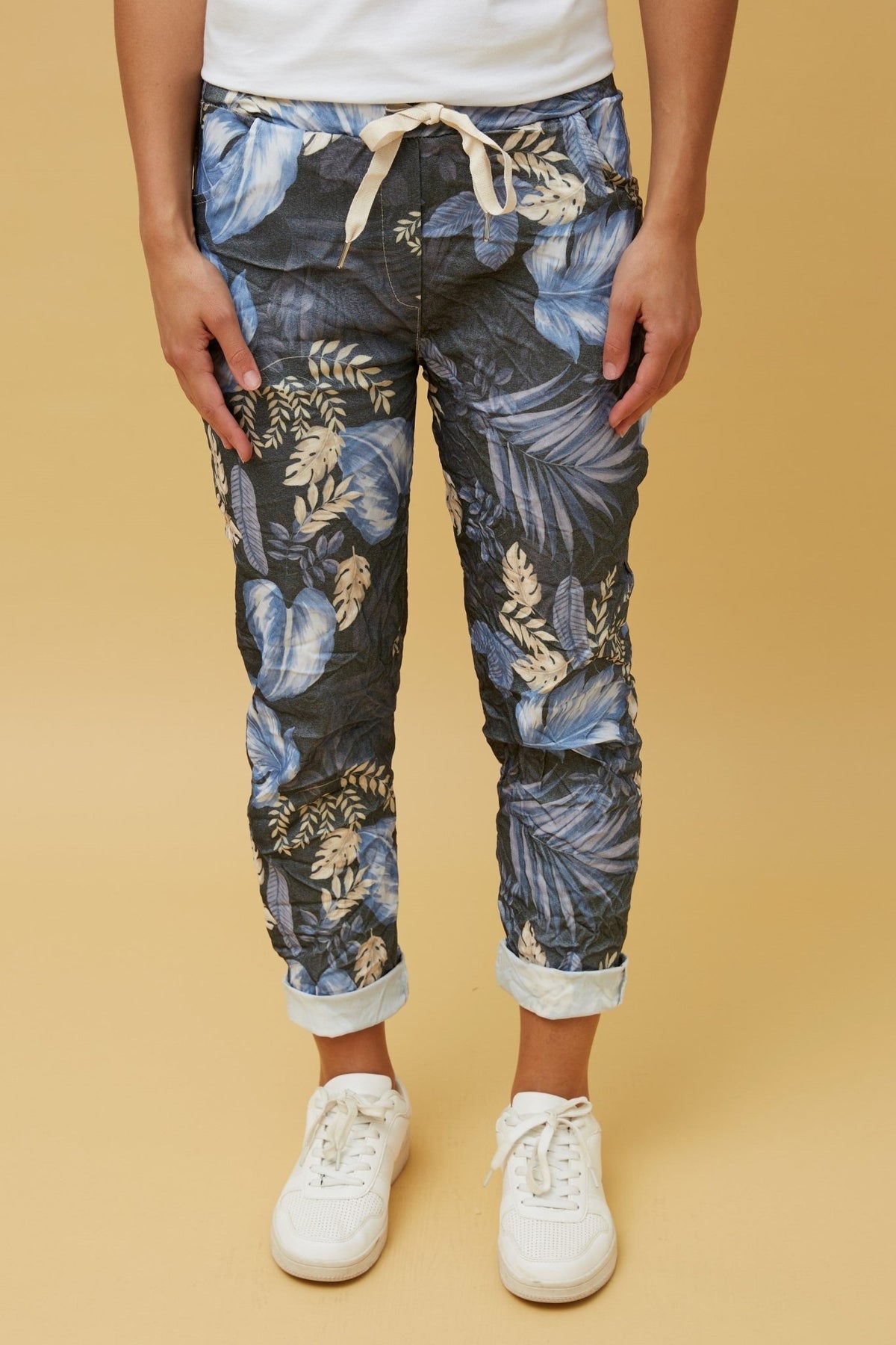 BOTTEGA MODA_TROPICAL LEAF PRINT VISCOSE JOGGER PANT _ TROPICAL LEAF PRINT VISCOSE JOGGER PANT _ Ebony Boutique NZ
