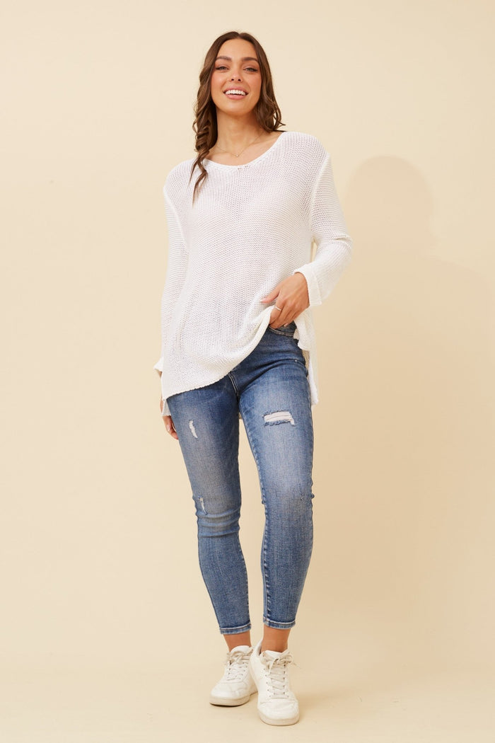 CAROLINE MORGAN_CHUNKY KNIT V NECK WITH SIDE SPLITS IVORY _ CHUNKY KNIT V NECK WITH SIDE SPLITS IVORY _ Ebony Boutique NZ