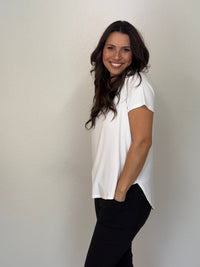 CAROLINE MORGAN_CURVED HEM SHORT SLEEVE BAMBOO TEE WHITE _ CURVED HEM SHORT SLEEVE BAMBOO TEE WHITE _ Ebony Boutique NZ