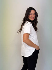 CAROLINE MORGAN_CURVED HEM SHORT SLEEVE BAMBOO TEE WHITE _ CURVED HEM SHORT SLEEVE BAMBOO TEE WHITE _ Ebony Boutique NZ