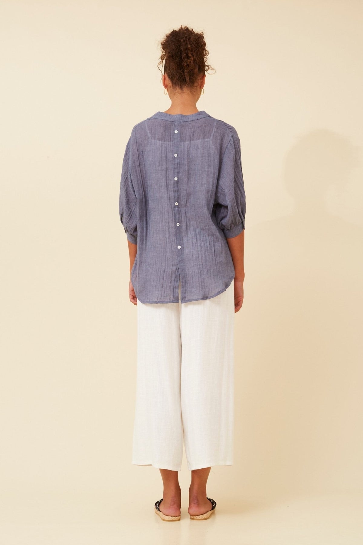 CAROLINE MORGAN_ESSENTIAL BUTTON BACK SHIRT DENIM _ ESSENTIAL BUTTON BACK SHIRT DENIM _ Ebony Boutique NZ