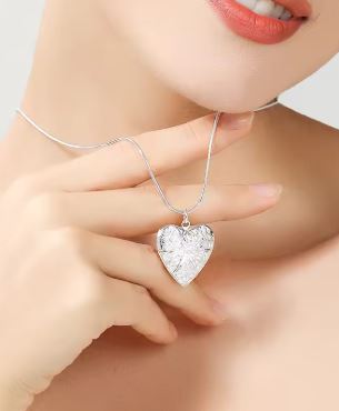 DUNE ROAD_FILAGREE HEART PENDANT NECKLACE _ FILAGREE HEART PENDANT NECKLACE _ Ebony Boutique NZ