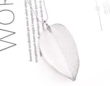 DUNE ROAD_LEAF NECKLACE SILVER _ LEAF NECKLACE SILVER _ Ebony Boutique NZ