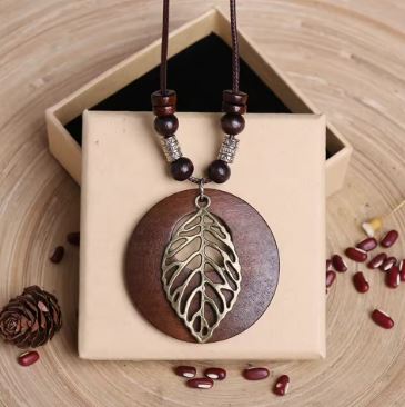DUNE ROAD_WOOD LEAF PENDANT NECKLACE _ WOOD LEAF PENDANT NECKLACE _ Ebony Boutique NZ