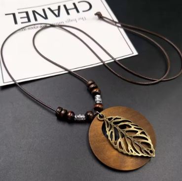 DUNE ROAD_WOOD LEAF PENDANT NECKLACE _ WOOD LEAF PENDANT NECKLACE _ Ebony Boutique NZ