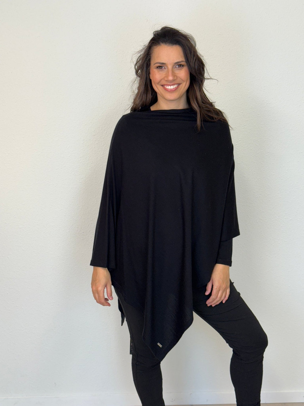 EBONY_100% MERINO WOOL PONCHO EASY STYLE LAYER BLACK _ 100% MERINO WOOL PONCHO EASY STYLE LAYER BLACK _ Ebony Boutique NZ