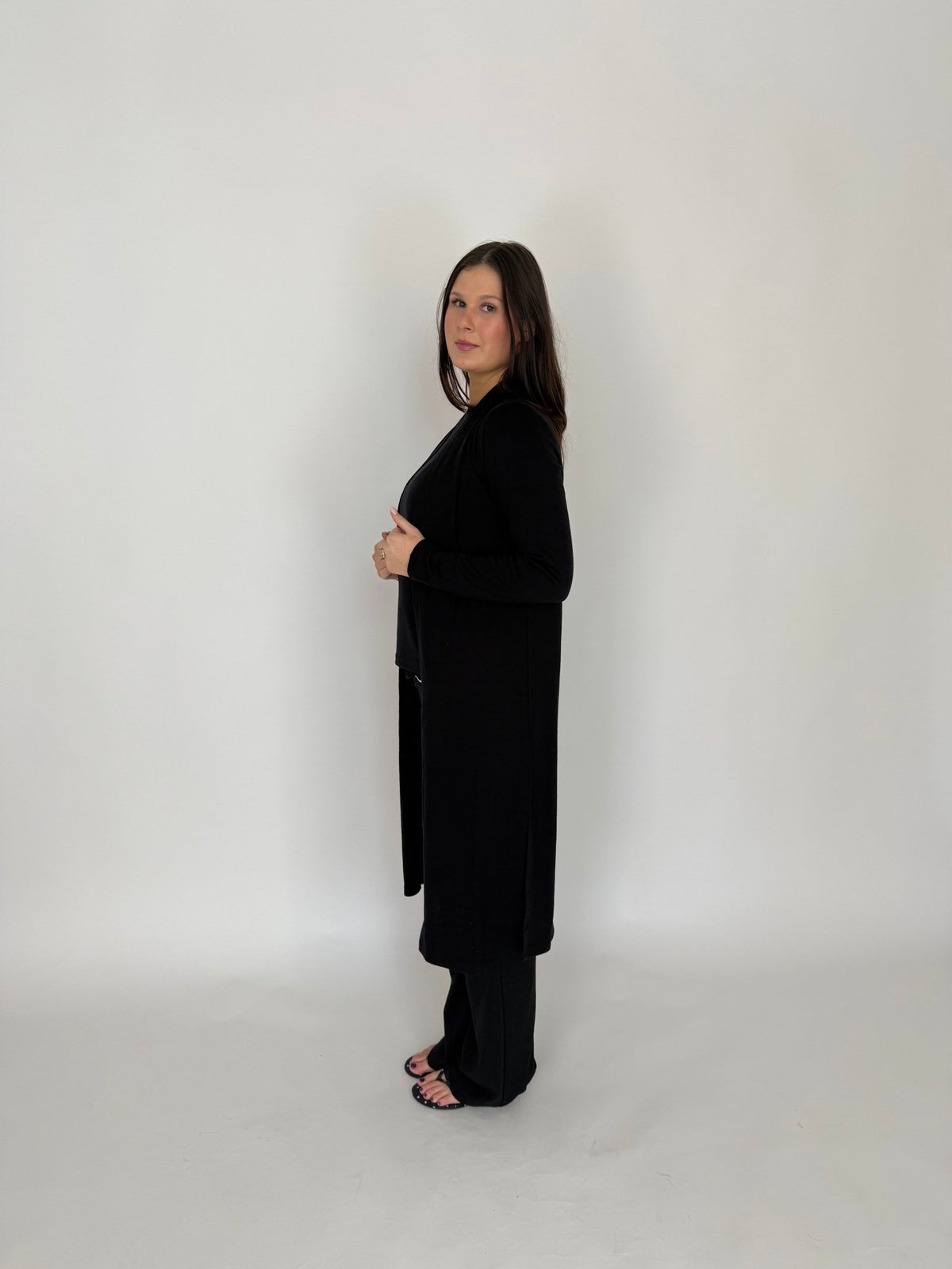 EBONY_MERINO ELONGATED LONGLINE CARDIGAN WITH SPLIT HEM LONG SLEEVES BLACK _ MERINO ELONGATED LONGLINE CARDIGAN WITH SPLIT HEM LONG SLEEVES BLACK _ Ebony Boutique NZ