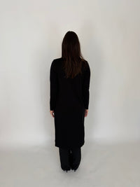 EBONY_MERINO ELONGATED LONGLINE CARDIGAN WITH SPLIT HEM LONG SLEEVES BLACK _ MERINO ELONGATED LONGLINE CARDIGAN WITH SPLIT HEM LONG SLEEVES BLACK _ Ebony Boutique NZ