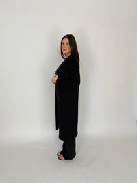 EBONY_MERINO ELONGATED LONGLINE CARDIGAN WITH SPLIT HEM LONG SLEEVES BLACK _ MERINO ELONGATED LONGLINE CARDIGAN WITH SPLIT HEM LONG SLEEVES BLACK _ Ebony Boutique NZ