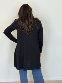 EBONY_MERINO LONGLINE CARDIGAN WITH SPLIT HEM LONG SLEEVES BLACK _ MERINO LONGLINE CARDIGAN WITH SPLIT HEM LONG SLEEVES BLACK _ Ebony Boutique NZ