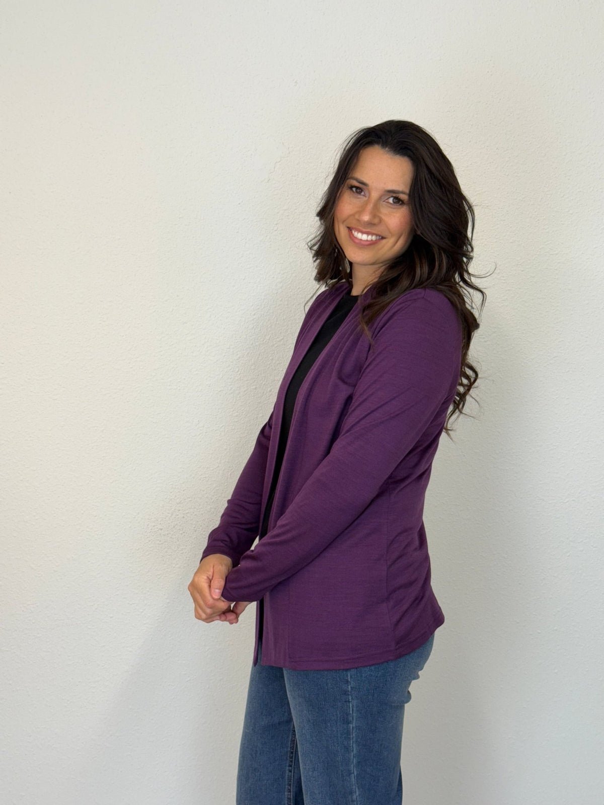 EBONY_MERINO MID LENGTH EDGE TO EDGE WOMENS CARDIGAN ITALIAN PLUM EBAS580IPLU _ MERINO MID LENGTH EDGE TO EDGE WOMENS CARDIGAN ITALIAN PLUM EBAS580IPLU _ Ebony Boutique NZ