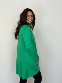 EBONY_TAB SLEEVE 100% MERINO EDGE TO EDGE A - LINE CARDIGAN VERDE EBAS591VER _ TAB SLEEVE 100% MERINO EDGE TO EDGE A - LINE CARDIGAN VERDE EBAS591VER _ Ebony Boutique NZ