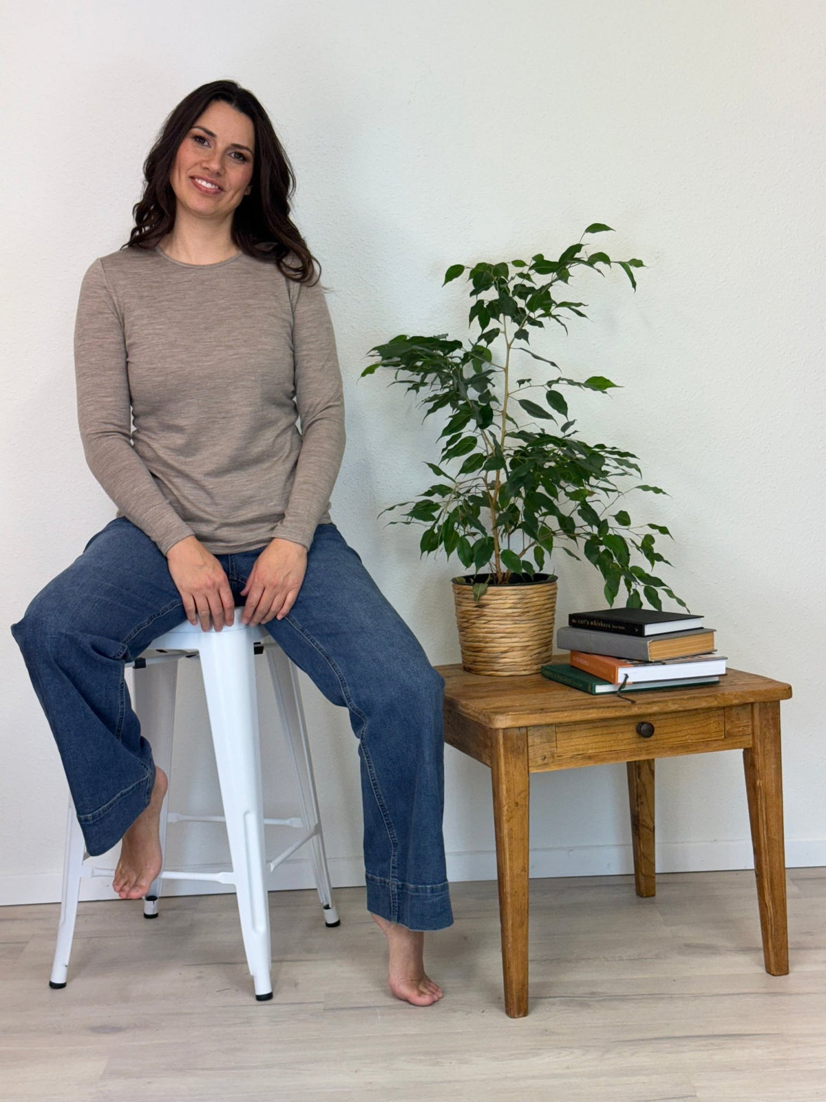 EBONY_WOMENS 100% MERINO (210) LONG SLEEVE CREW TOP CAPPUCCINO _ WOMENS 100% MERINO (210) LONG SLEEVE CREW TOP CAPPUCCINO _ Ebony Boutique NZ