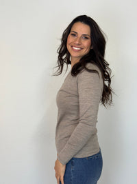 EBONY_WOMENS 100% MERINO (210) LONG SLEEVE CREW TOP CAPPUCCINO _ WOMENS 100% MERINO (210) LONG SLEEVE CREW TOP CAPPUCCINO _ Ebony Boutique NZ