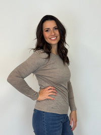 EBONY_WOMENS 100% MERINO (210) LONG SLEEVE CREW TOP CAPPUCCINO _ WOMENS 100% MERINO (210) LONG SLEEVE CREW TOP CAPPUCCINO _ Ebony Boutique NZ