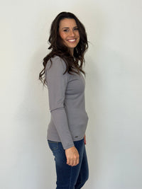 EBONY_WOMENS 100% MERINO (210) LONG SLEEVE SATIN CREW TOP STONE _ WOMENS 100% MERINO (210) LONG SLEEVE SATIN CREW TOP STONE _ Ebony Boutique NZ