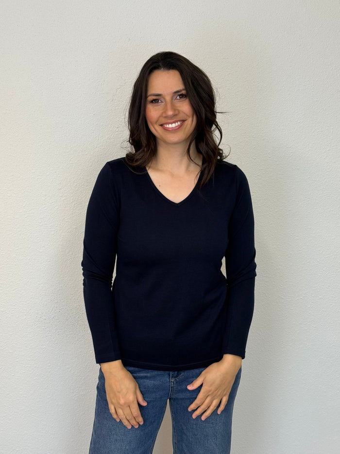 EBONY_WOMENS 100% MERINO (210) LONG SLEEVE V NECK TOP FRENCH NAVY _ WOMENS 100% MERINO (210) LONG SLEEVE V NECK TOP FRENCH NAVY _ Ebony Boutique NZ