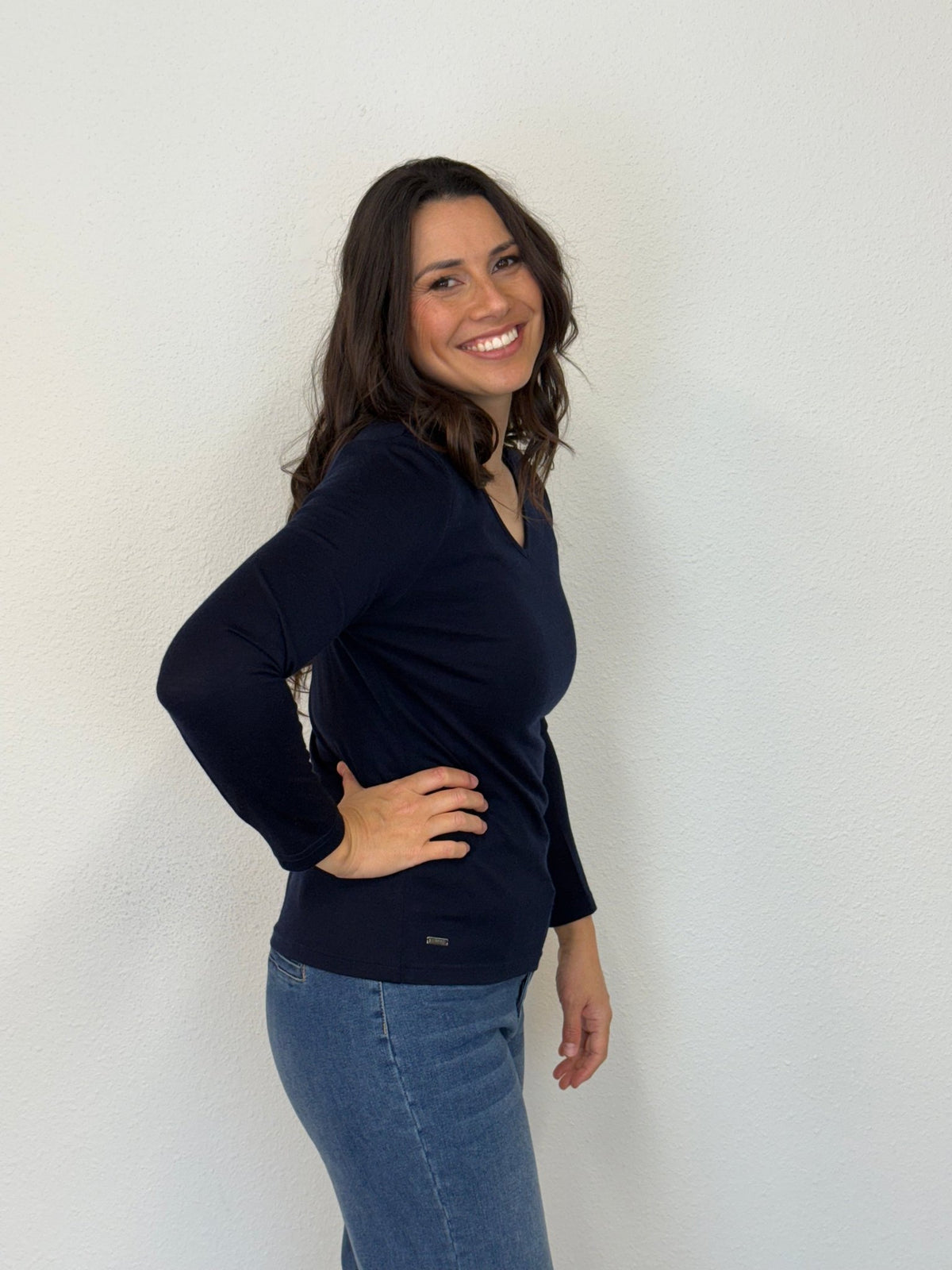 EBONY_WOMENS 100% MERINO (210) LONG SLEEVE V NECK TOP FRENCH NAVY _ WOMENS 100% MERINO (210) LONG SLEEVE V NECK TOP FRENCH NAVY _ Ebony Boutique NZ