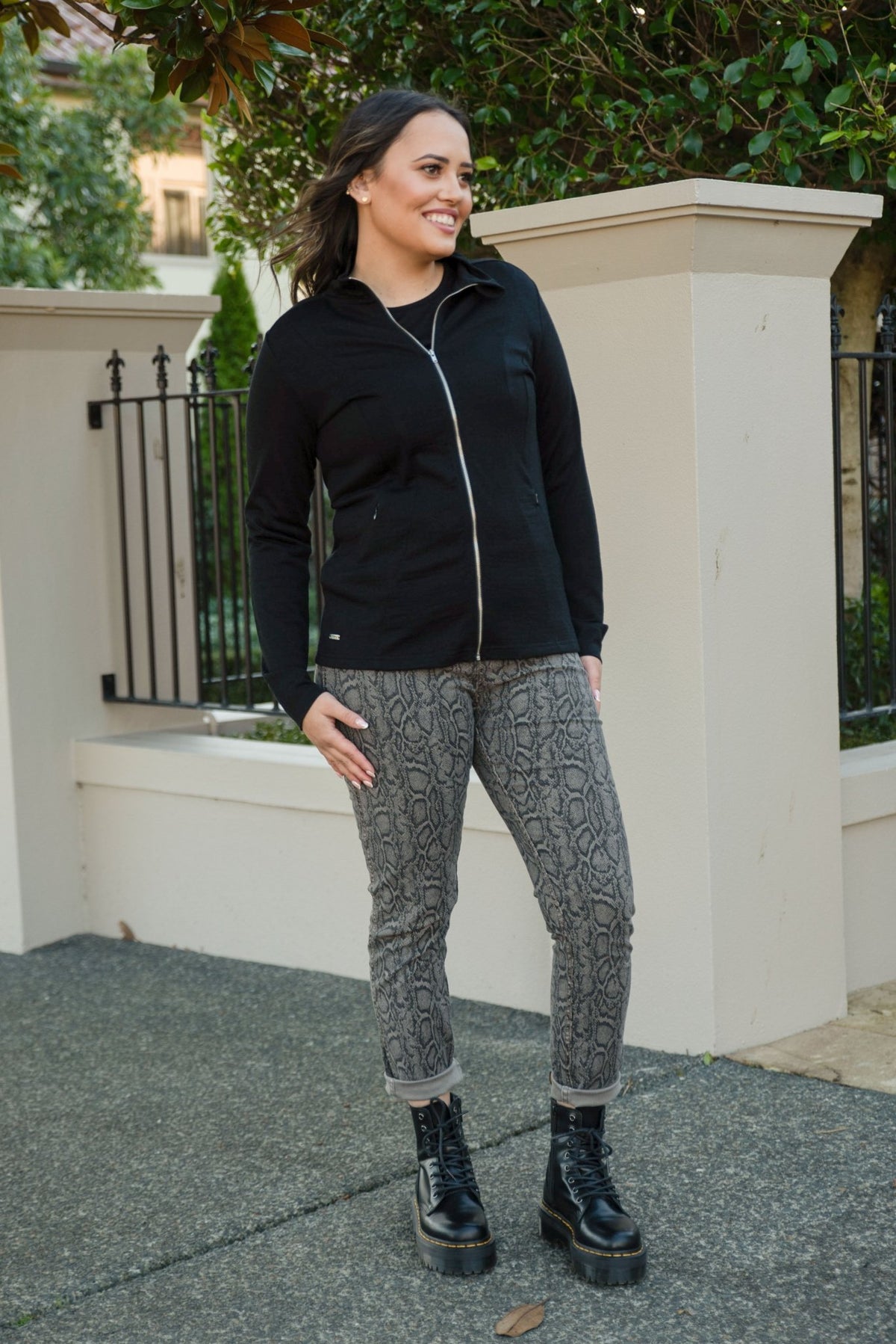 EBONY_WOMENS MERINO JACKET 100% WOOLLEN CURVED PANELS LONG SLEEVES BLACK _ WOMENS MERINO JACKET 100% WOOLLEN CURVED PANELS LONG SLEEVES BLACK _ Ebony Boutique NZ