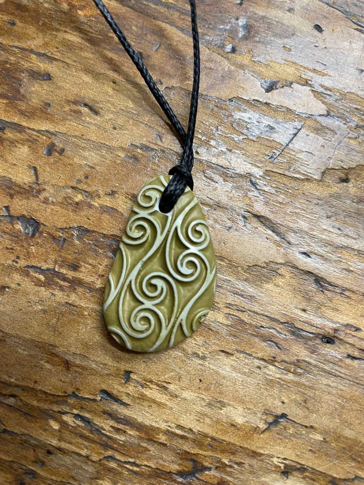 HEARTWOOD_HEARTWOOD TOUCHSTONE PENDANT AUTUMN TONES _ HEARTWOOD TOUCHSTONE PENDANT AUTUMN TONES _ Ebony Boutique NZ
