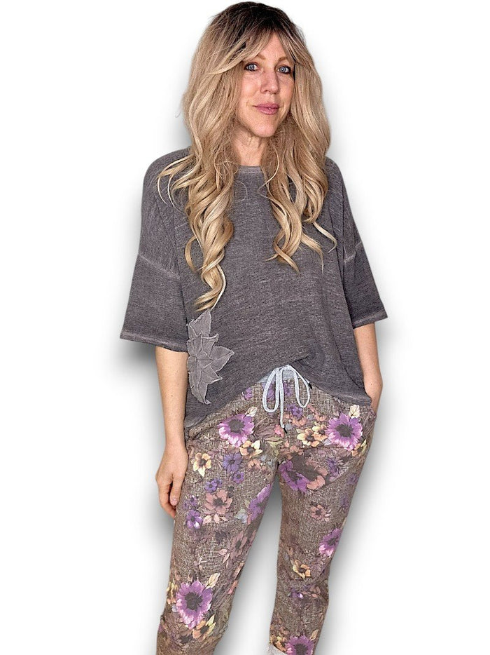 HELGA MAY_COTTON STARFISH TEE TRUFFLE _ COTTON STARFISH TEE TRUFFLE _ Ebony Boutique NZ