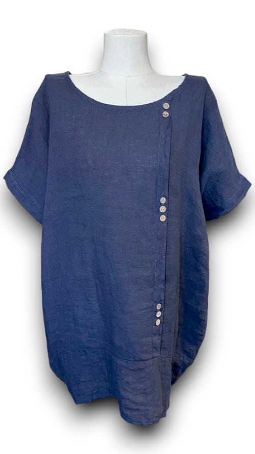 HELGA MAY_LINEN TEE WITH COCONUT BUTTON DETAIL NAVY _ LINEN TEE WITH COCONUT BUTTON DETAIL NAVY _ Ebony Boutique NZ