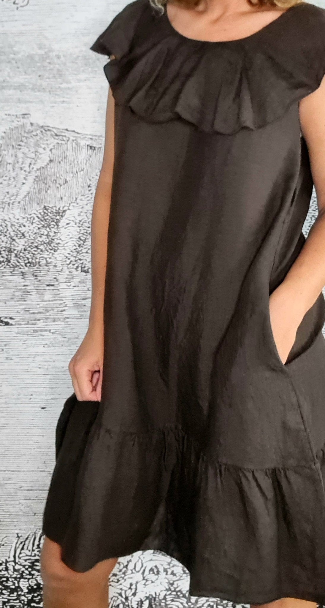 HELGA MAY_STELLA FRILL DRESS LINEN BEAN COCOA _ STELLA FRILL DRESS LINEN BEAN COCOA _ Ebony Boutique NZ