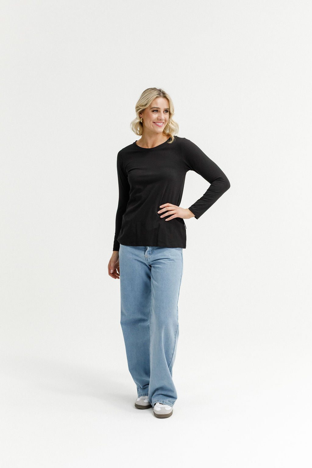 HOME LEE_TAYLOR TEE LONG SLEEVE _ TAYLOR TEE LONG SLEEVE _ Ebony Boutique NZ