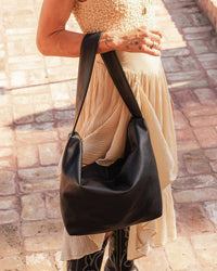 LOUENHIDE_MORGAN SHOULDER BAG BLACK _ MORGAN SHOULDER BAG BLACK _ Ebony Boutique NZ