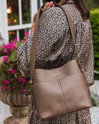 LOUENHIDE_SAMANTHA HANDBAG MOCHA _ SAMANTHA HANDBAG MOCHA _ Ebony Boutique NZ