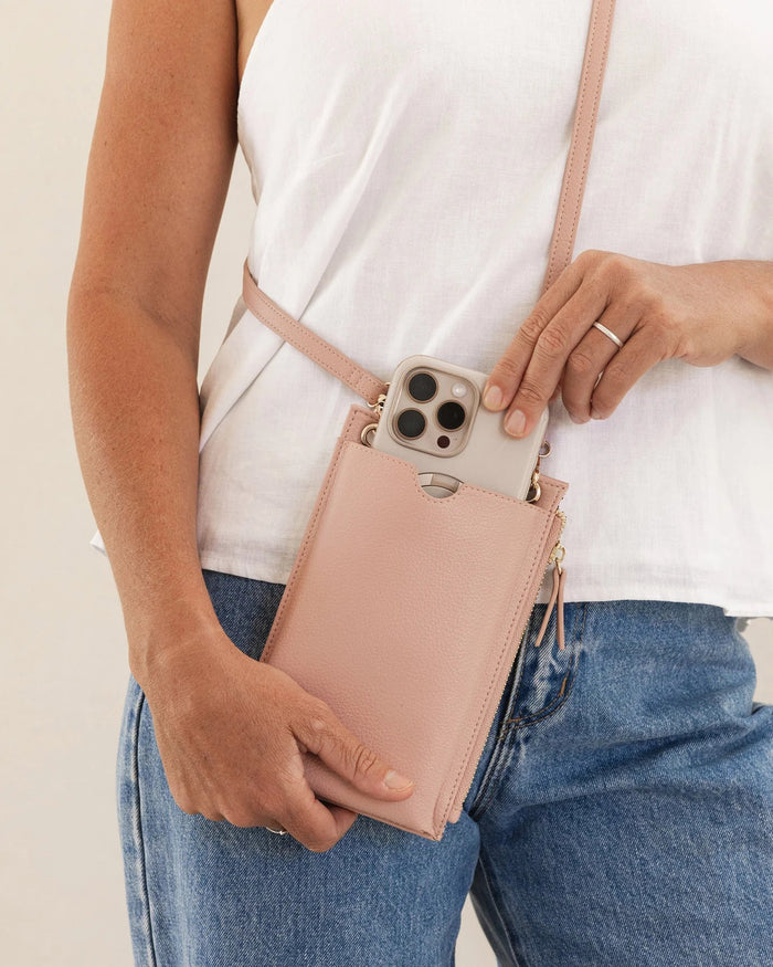 LOUENHIDE_SUKI PHONE BAG DUSTY PINK _ SUKI PHONE BAG DUSTY PINK _ Ebony Boutique NZ