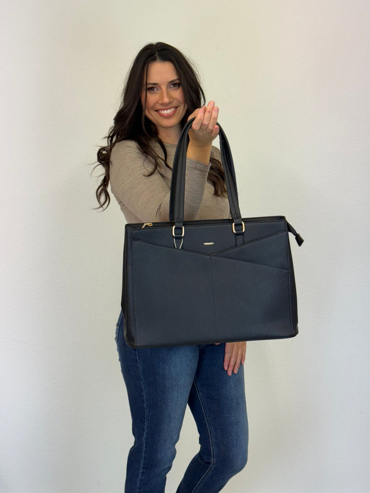 LOVEVOOK_ADDISON LAPTOP BAG BLACK _ ADDISON LAPTOP BAG BLACK _ Ebony Boutique NZ