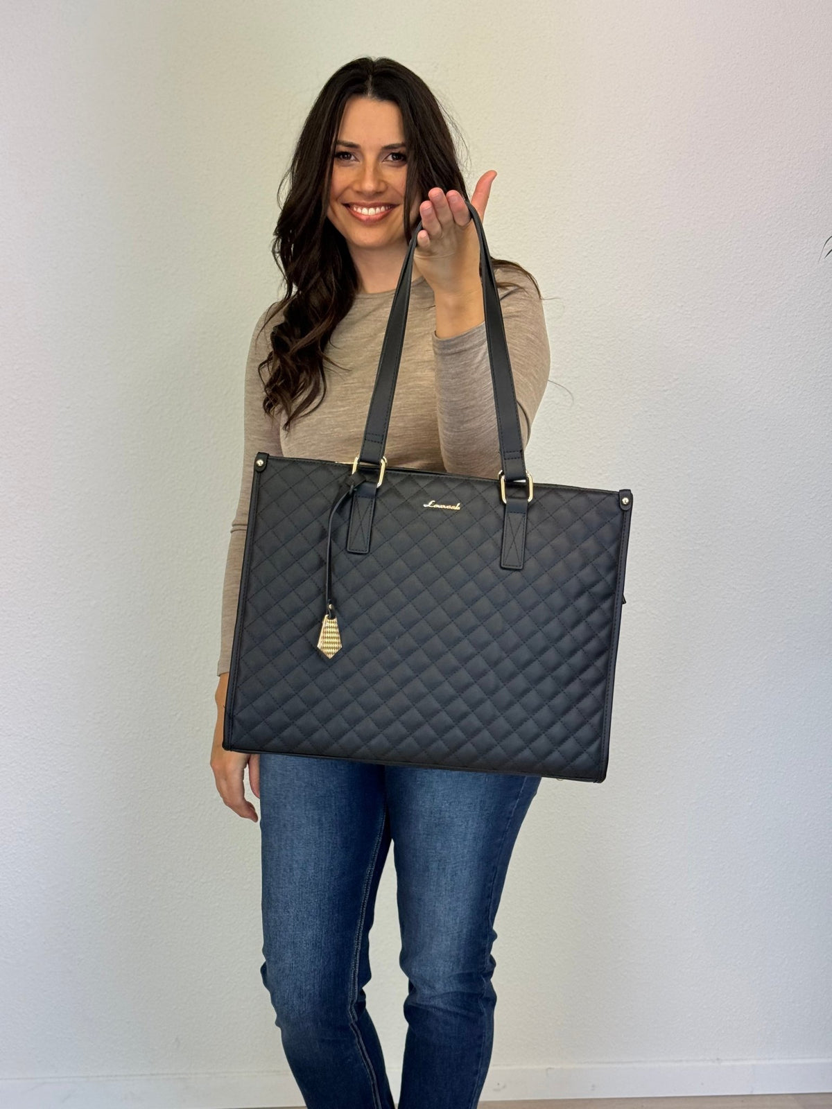 LOVEVOOK_MADDIE LAPTOP BAG QUILTED BLACK _ MADDIE LAPTOP BAG QUILTED BLACK _ Ebony Boutique NZ