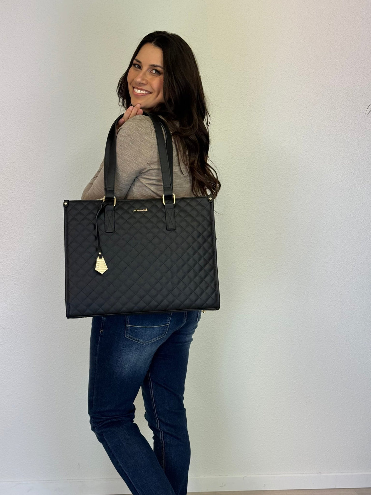 LOVEVOOK_MADDIE LAPTOP BAG QUILTED BLACK _ MADDIE LAPTOP BAG QUILTED BLACK _ Ebony Boutique NZ