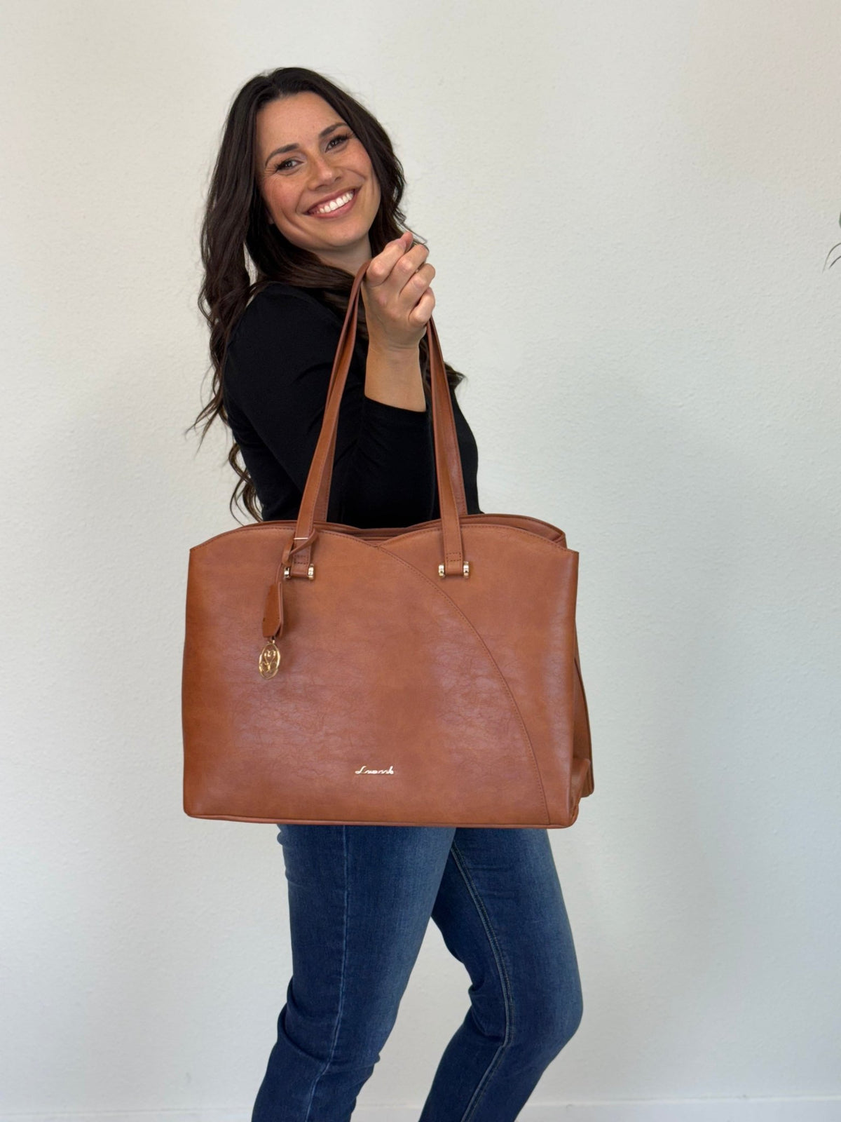 LOVEVOOK_SIENNA LAPTOP BAG TAN _ SIENNA LAPTOP BAG TAN _ Ebony Boutique NZ