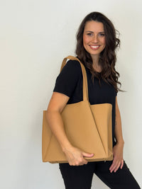 LOVEVOOK_SOPHIA LAPTOP BAG CAMEL _ SOPHIA LAPTOP BAG CAMEL _ Ebony Boutique NZ