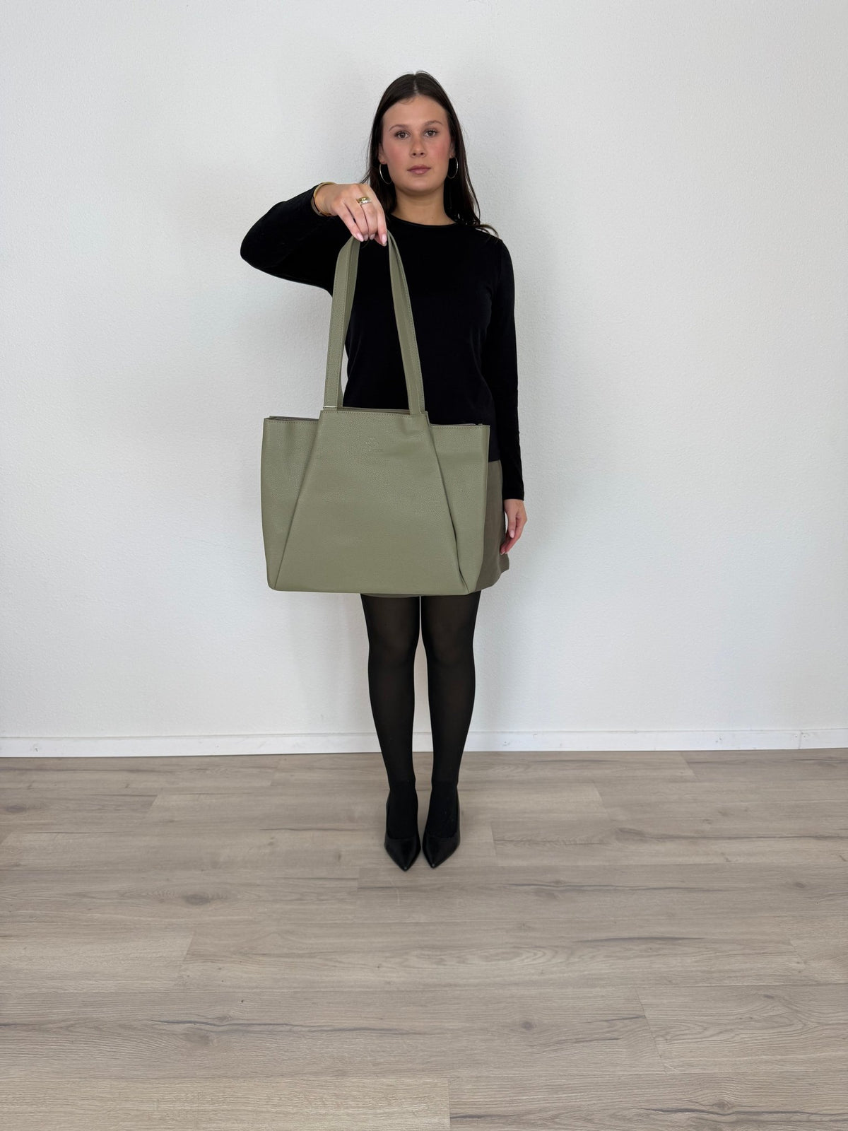 LOVEVOOK_SOPHIA LAPTOP BAG KHAKI _ SOPHIA LAPTOP BAG KHAKI _ Ebony Boutique NZ