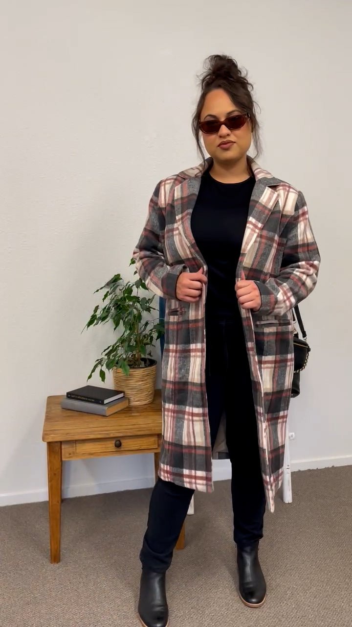 THREADZ_LA PULL ON DISTRESSED JEAN _ LA PULL ON DISTRESSED JEAN _ Ebony Boutique NZ