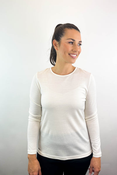 EBONY_WOMENS 100% MERINO (210) LONG SLEEVE CREW TOP IVORY _ _ Ebony Boutique NZ