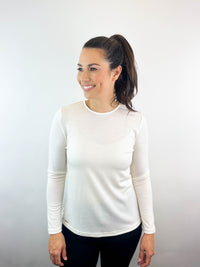 EBONY_WOMENS 100% MERINO (210) LONG SLEEVE SATIN CREW TOP IVORY _ _ Ebony Boutique NZ