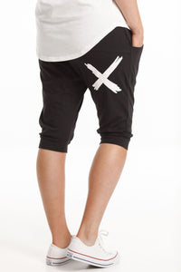 HOME-LEE_3/4 APARTMENT PANT BLACK WITH WHITE PRINT _ _ Ebony Boutique NZ