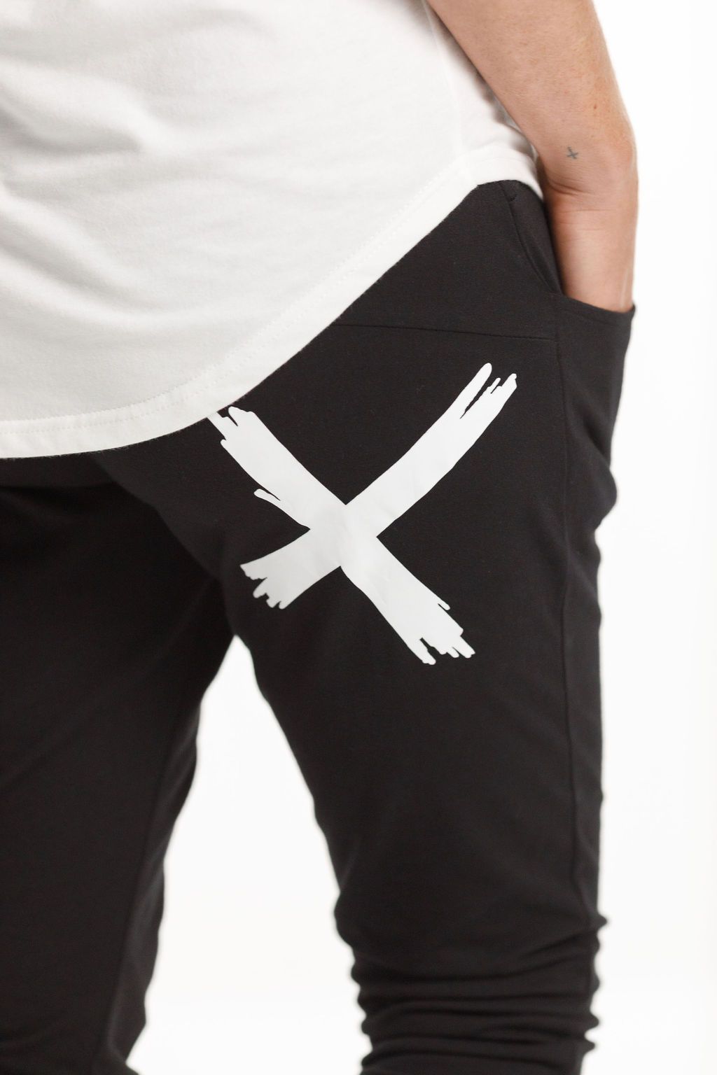HOME-LEE_APARTMENT PANTS BLACK WITH WHITE PRINT _ _ Ebony Boutique NZ