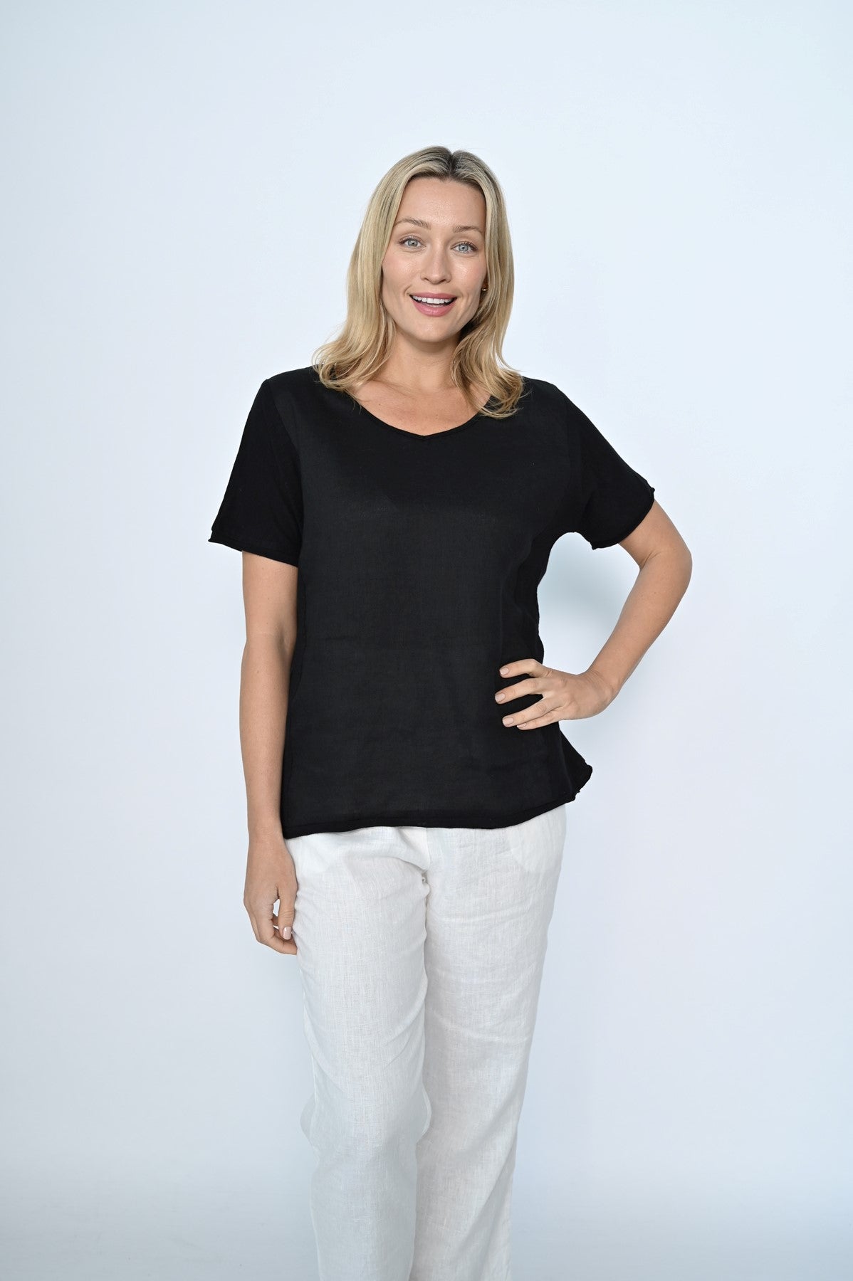 CALI & CO_V-NECK SIDE RIB LINEN TOP _ V-NECK SIDE RIB LINEN TOP _ Ebony Boutique NZ