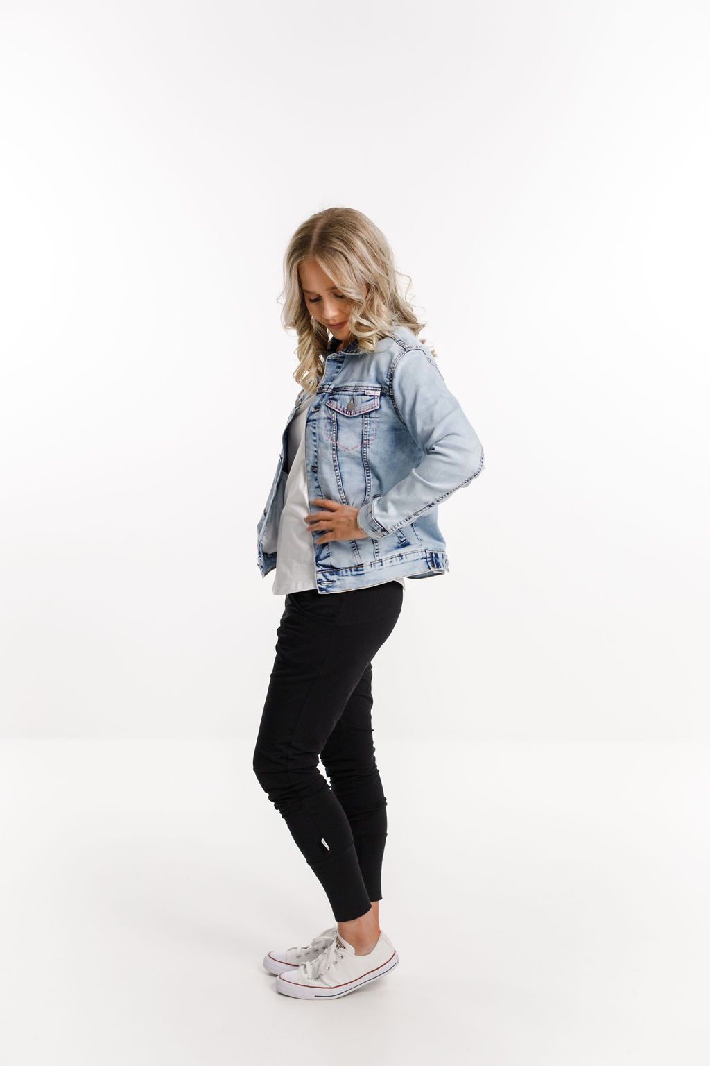 HOME-LEE_CLASSIC DENIM JACKET SNOW WASH _ _ Ebony Boutique NZ