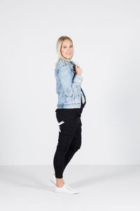 HOME-LEE_CLASSIC DENIM JACKET SNOW WASH _ _ Ebony Boutique NZ