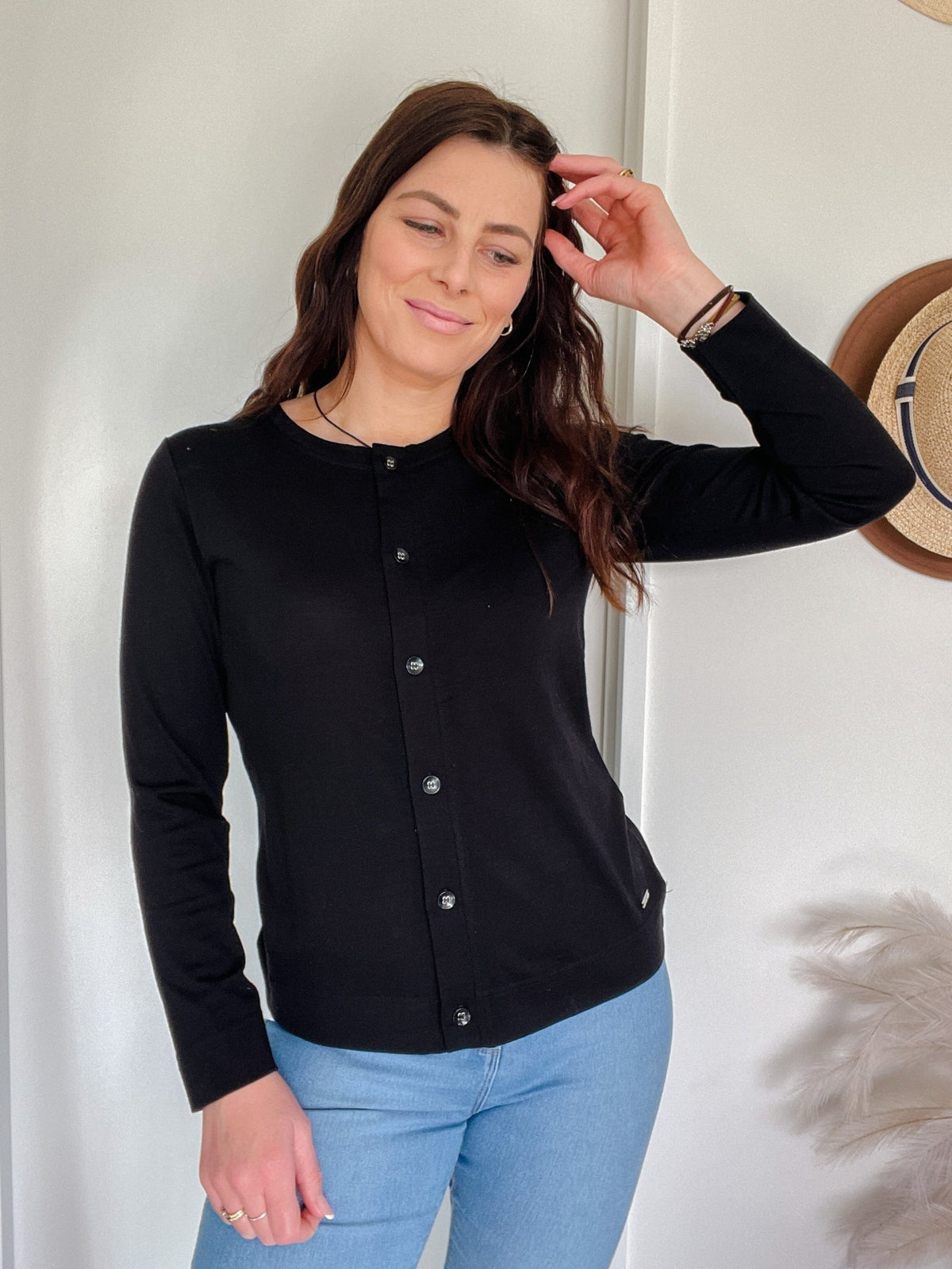 EBONY_MERINO BUTTON CARDIGAN WOMENS LONG SLEEVES CREW NECK BLACK _ MERINO BUTTON CARDIGAN WOMENS LONG SLEEVES CREW NECK BLACK _ Ebony Boutique NZ
