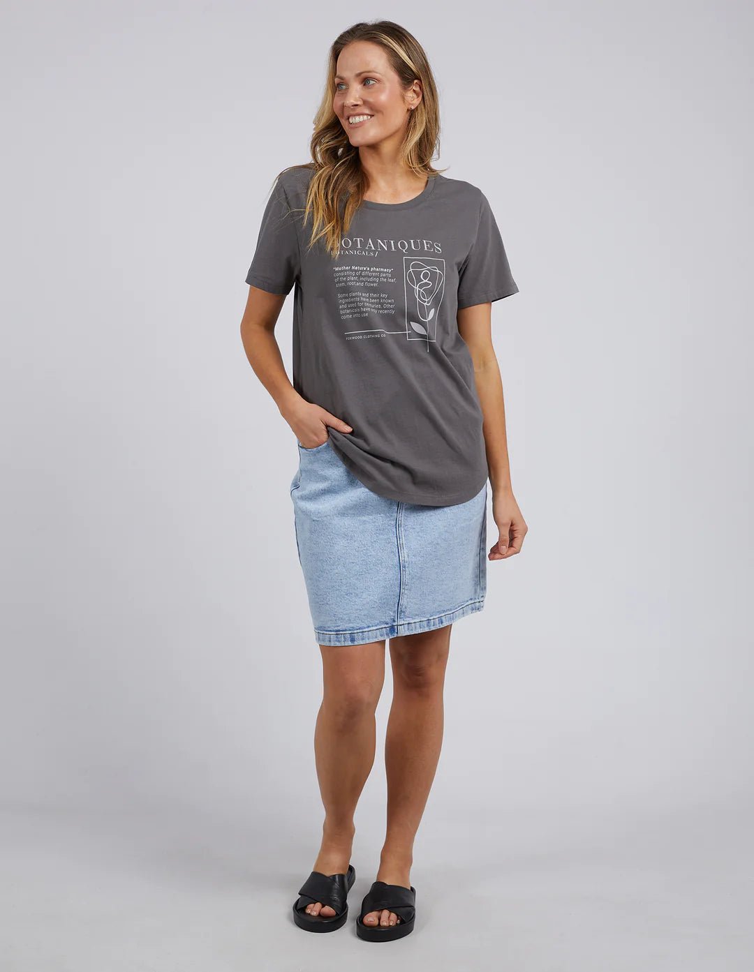 FOXWOOD_BOTANIQUES TEE _ BOTANIQUES TEE _ Ebony Boutique NZ