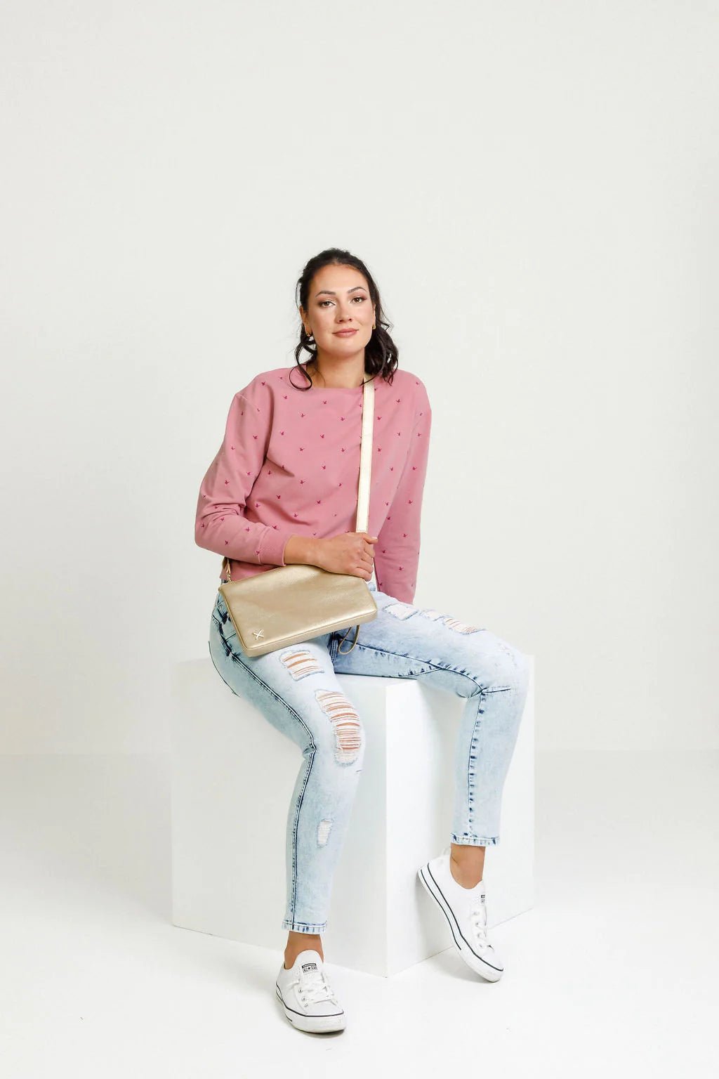 HOME-LEE_OVERSIZED CLUTCH GOLD _ OVERSIZED CLUTCH GOLD _ Ebony Boutique NZ