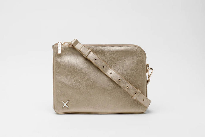 HOME-LEE_OVERSIZED CLUTCH GOLD _ OVERSIZED CLUTCH GOLD _ Ebony Boutique NZ